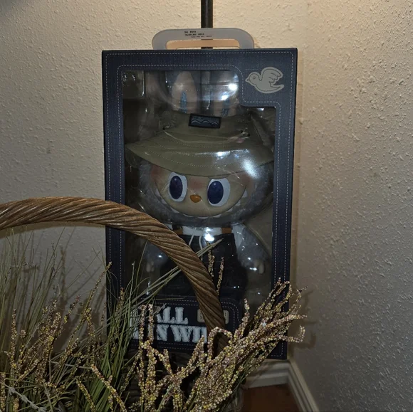 NIB Pristine Authentic POP MART FALL IN THE WILD XL